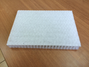 Plaster miodu (honeycomb) PP - grubość 20 mm - PP 20THPP80FN 80 kg/m3